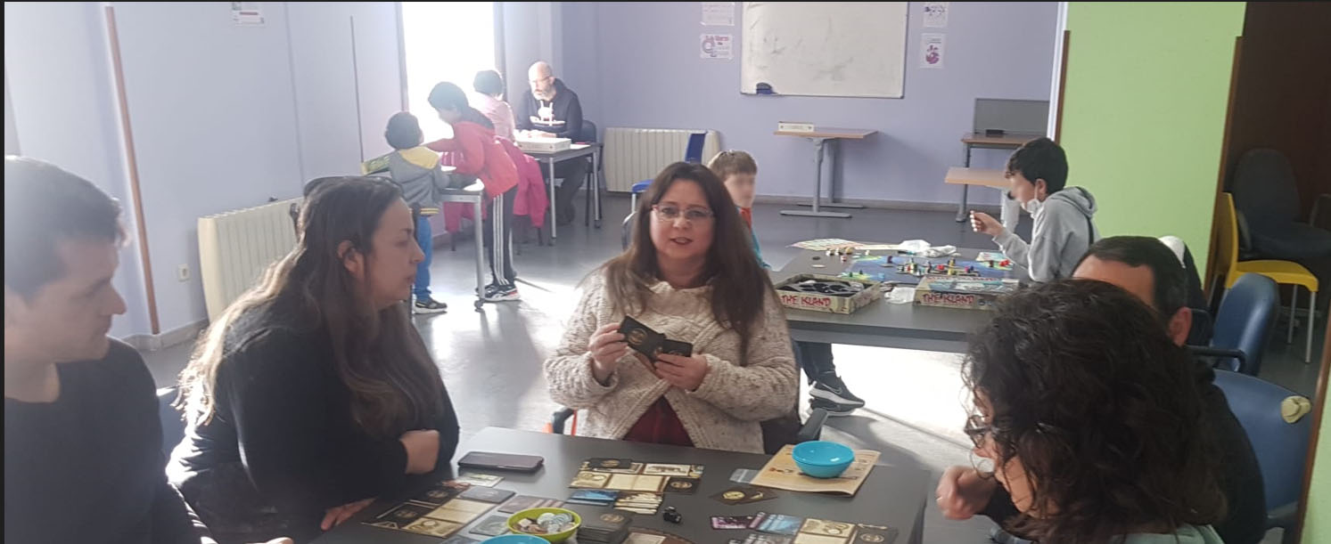 Apertura del Local Domingos de 17:00 a 20:00